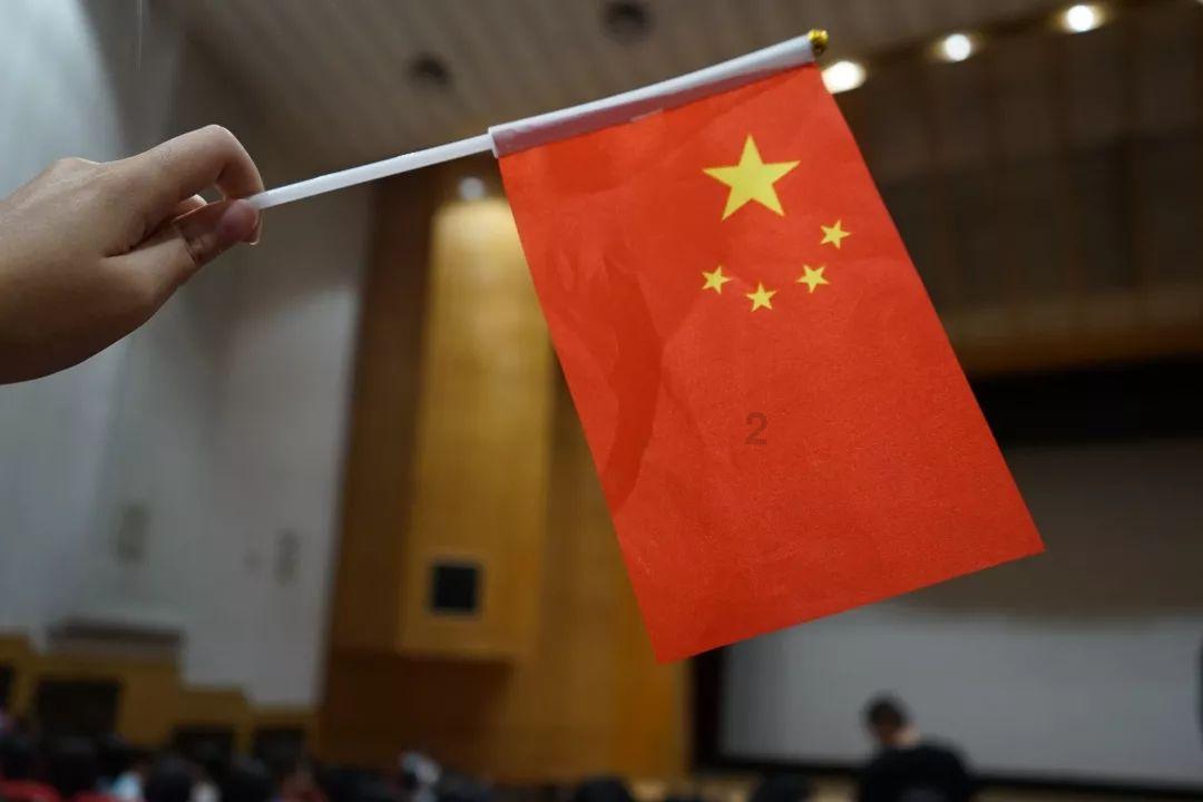 重磅！佩林卡赌把大的：湖人送出五筹码，篮网和老鹰均送出两筹码