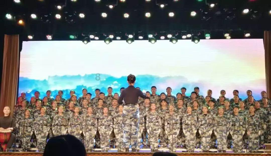 鲁迅第一次到北大授课，装束引起学生哄笑，15分钟后令所有人折服