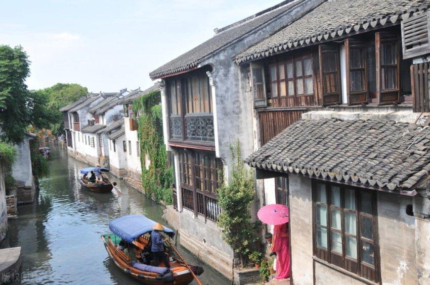沙漠前行